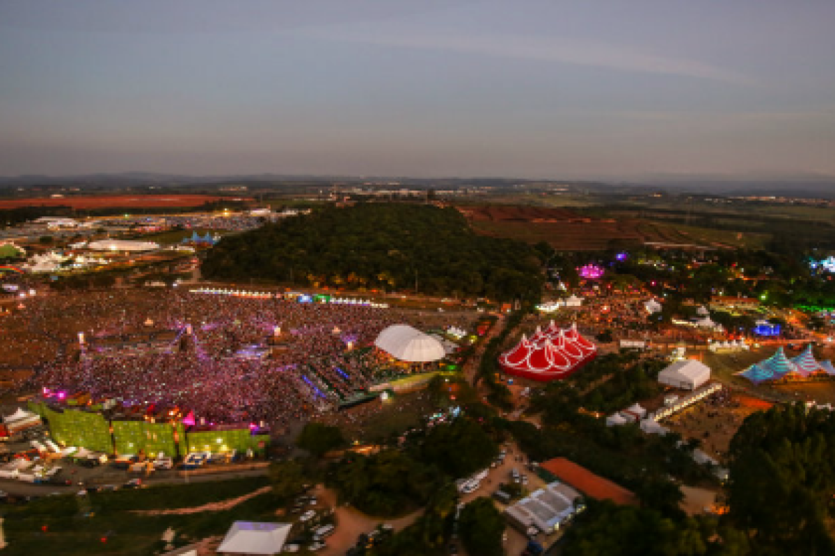 Tomorrowland Brasil terá simulador de Skydiving